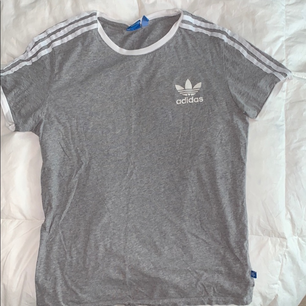 Oversize gray adidas shirt